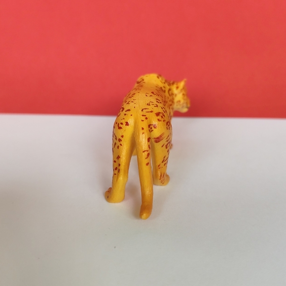 6/$20🔖JAGUAR Safari Ltd SOUTH AMERICAN WILDLIFE TOOB 100684 mini figure - Picture 3 of 5